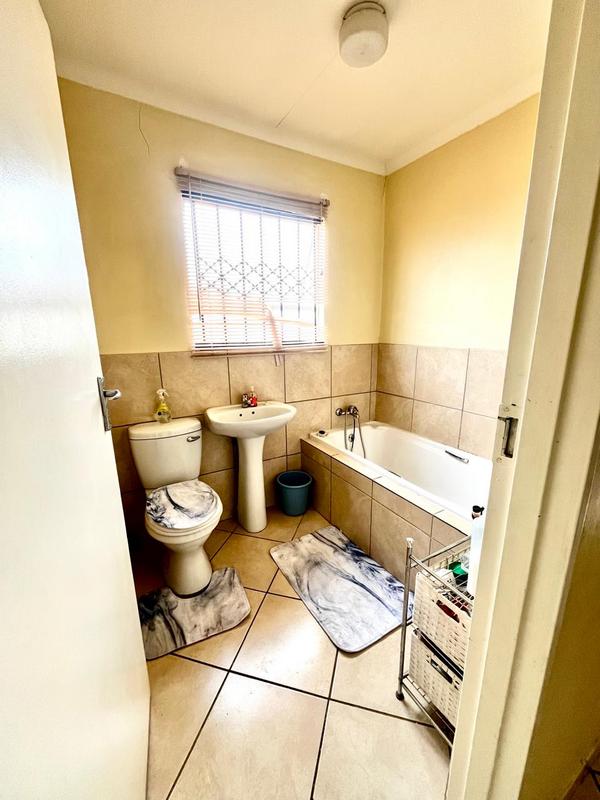 2 Bedroom Property for Sale in Witpoortjie Gauteng