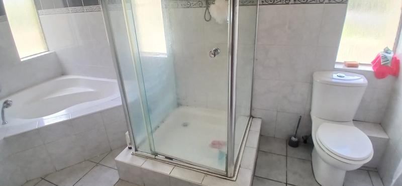 4 Bedroom Property for Sale in Ontdekkerspark Gauteng