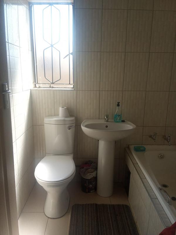 2 Bedroom Property for Sale in Palm Springs Gauteng