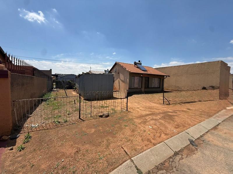 2 Bedroom Property for Sale in Tembisa Central Gauteng