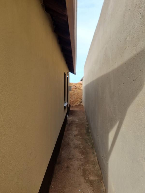 3 Bedroom Property for Sale in Windmill Park Gauteng