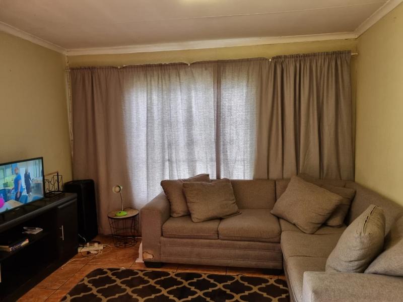 3 Bedroom Property for Sale in Roodekop Gauteng