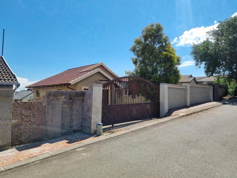 3 Bedroom Property for Sale in Roodekop Gauteng