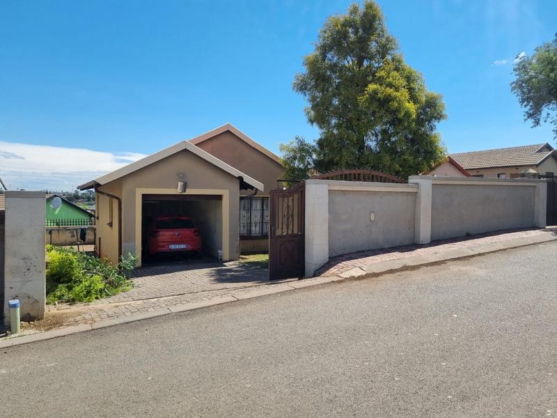 3 Bedroom Property for Sale in Roodekop Gauteng