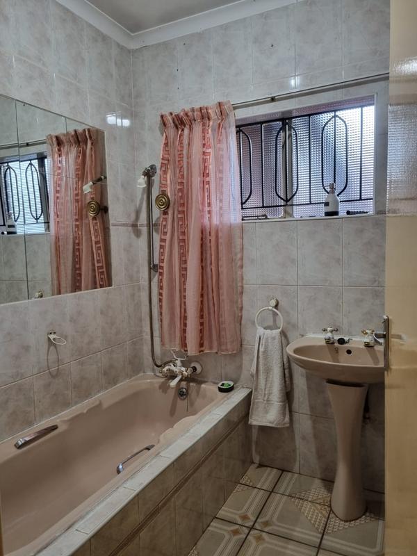 3 Bedroom Property for Sale in Spruit View Gauteng