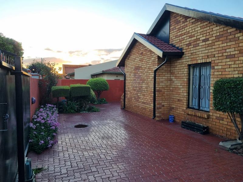 3 Bedroom Property for Sale in Spruit View Gauteng