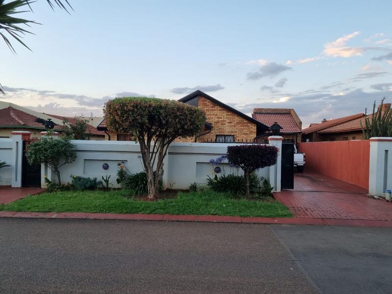 3 Bedroom Property for Sale in Spruit View Gauteng