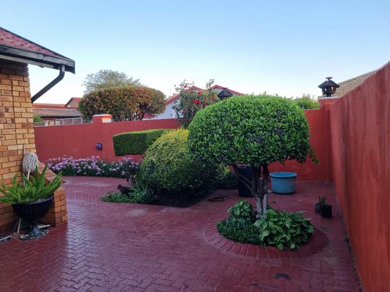 3 Bedroom Property for Sale in Spruit View Gauteng