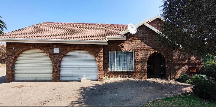 3 Bedroom Property for Sale in Birchleigh North Gauteng