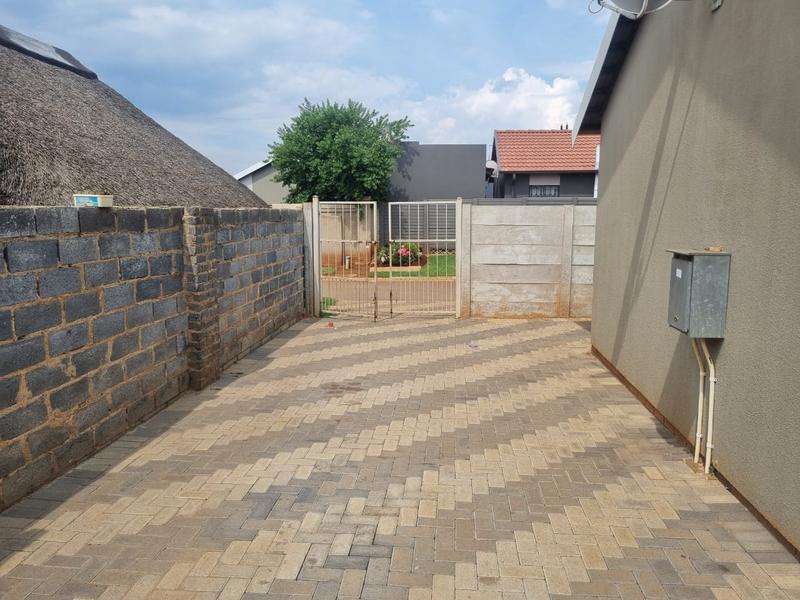 2 Bedroom Property for Sale in Sky City Gauteng