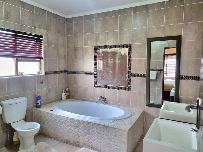 3 Bedroom Property for Sale in Helderwyk Gauteng