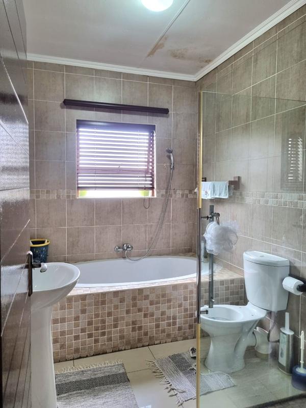 3 Bedroom Property for Sale in Helderwyk Gauteng