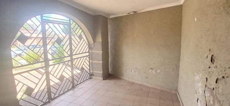 4 Bedroom Property for Sale in Ontdekkerspark Gauteng