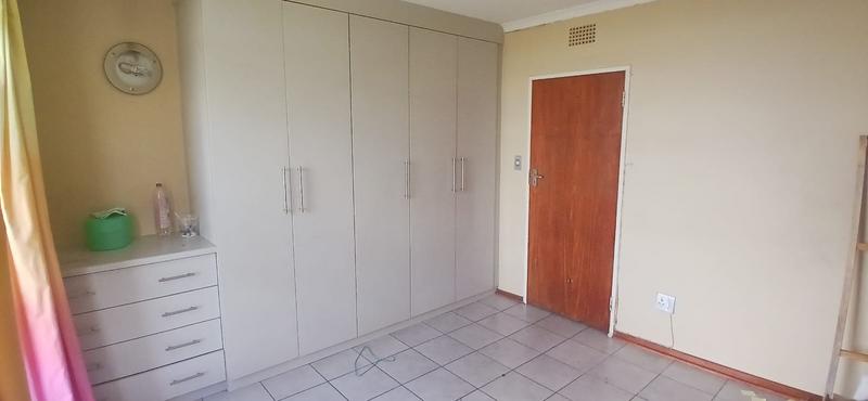 4 Bedroom Property for Sale in Ontdekkerspark Gauteng