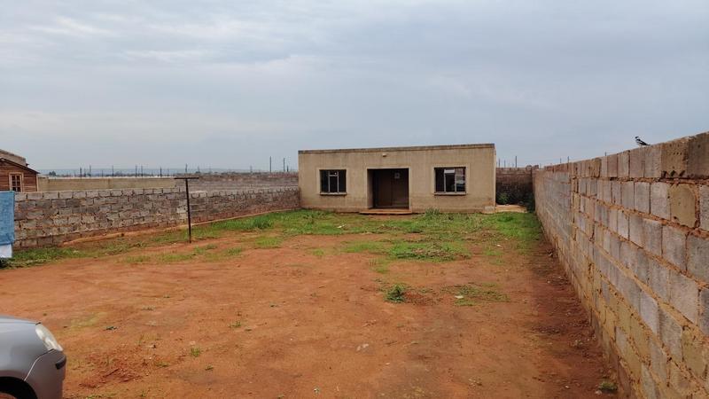 6 Bedroom Property for Sale in Protea Glen Gauteng