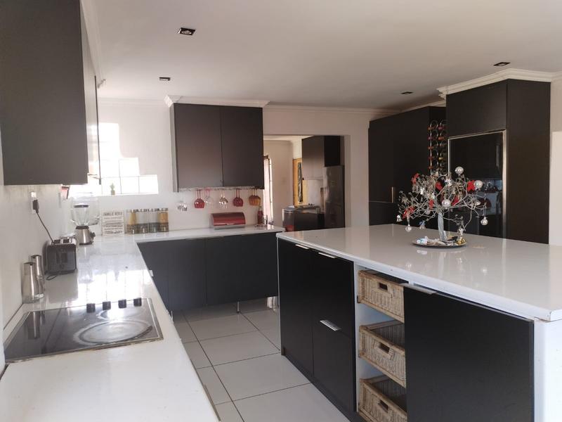 4 Bedroom Property for Sale in Mid Ennerdale Gauteng