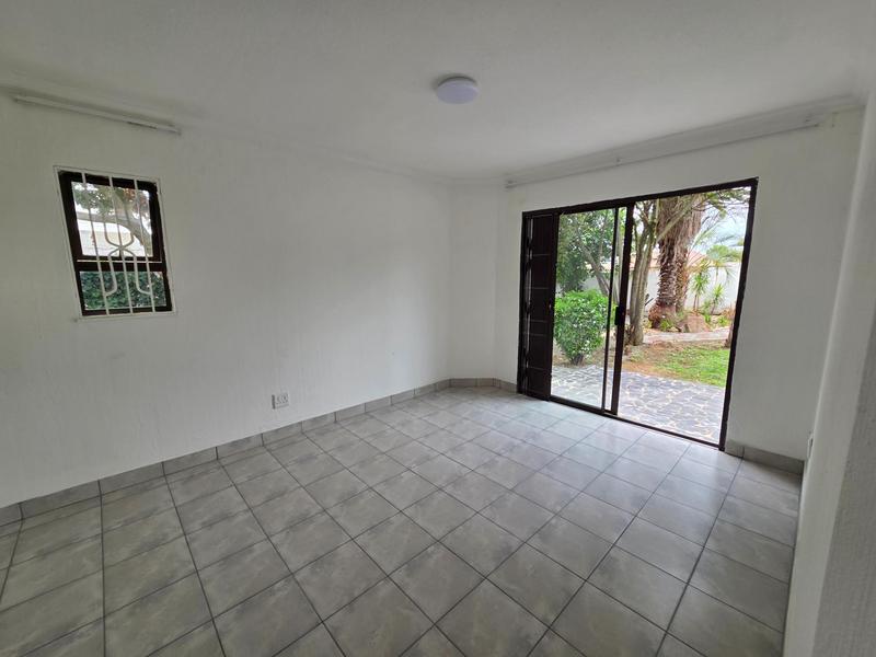 To Let 1 Bedroom Property for Rent in Buccleuch Gauteng