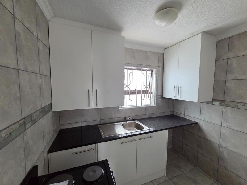 To Let 1 Bedroom Property for Rent in Buccleuch Gauteng