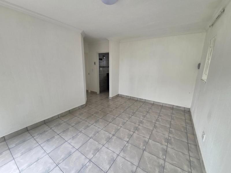 To Let 1 Bedroom Property for Rent in Buccleuch Gauteng