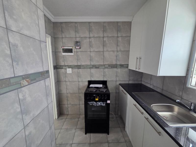 To Let 1 Bedroom Property for Rent in Buccleuch Gauteng