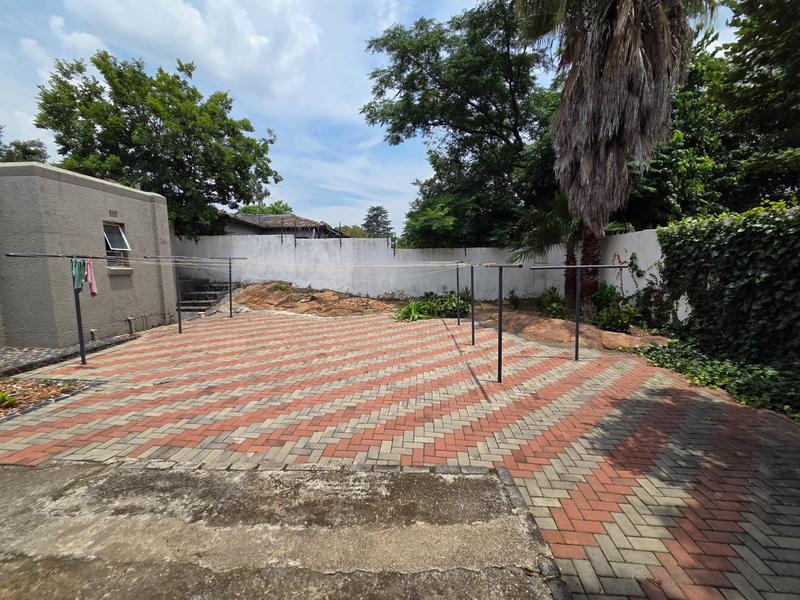 To Let 1 Bedroom Property for Rent in Buccleuch Gauteng