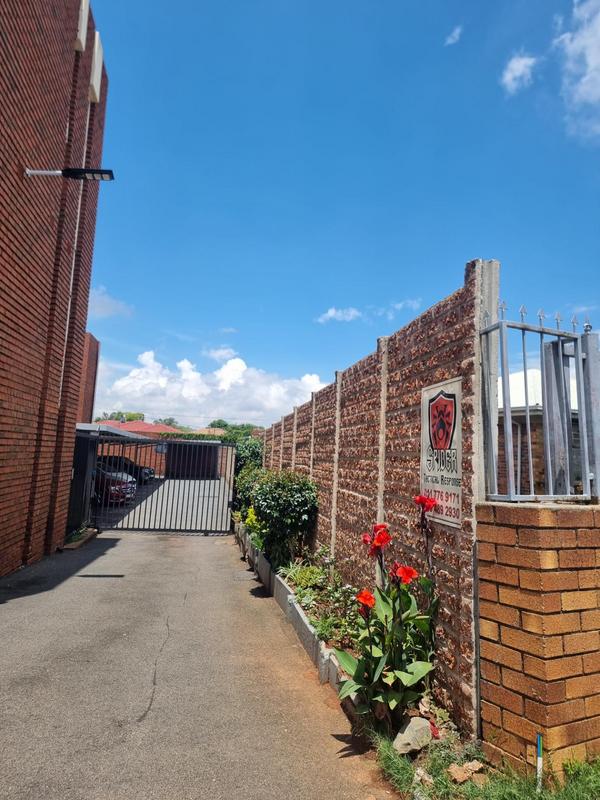 1 Bedroom Property for Sale in Malvern East Gauteng