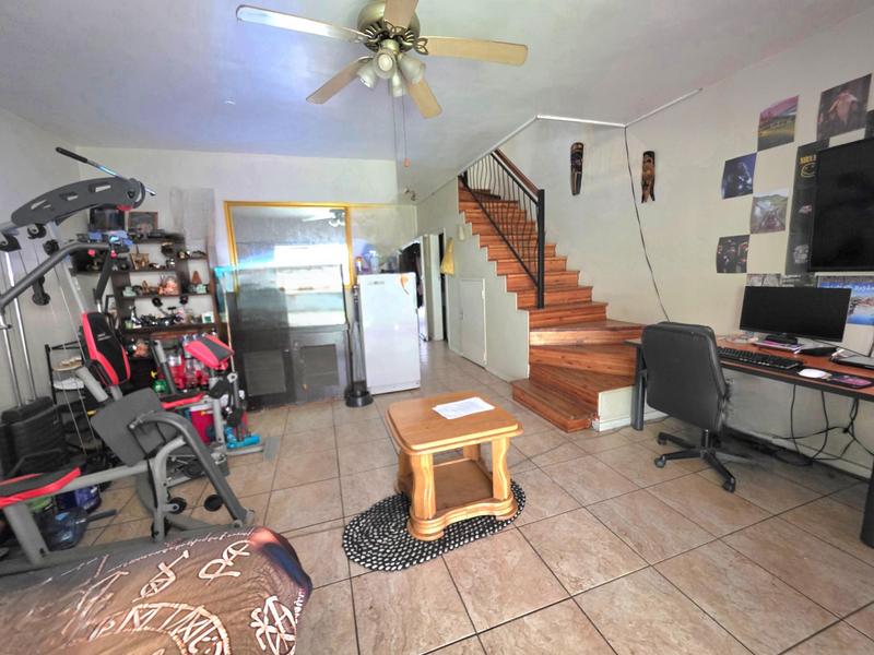 2 Bedroom Property for Sale in Dayanglen Gauteng