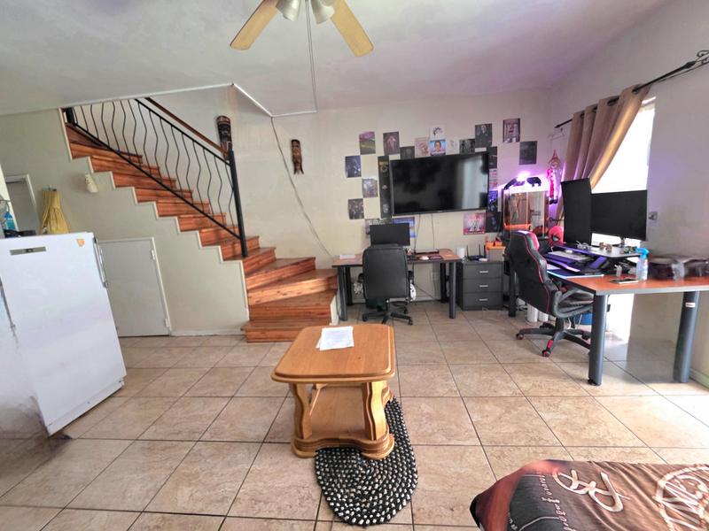 2 Bedroom Property for Sale in Dayanglen Gauteng