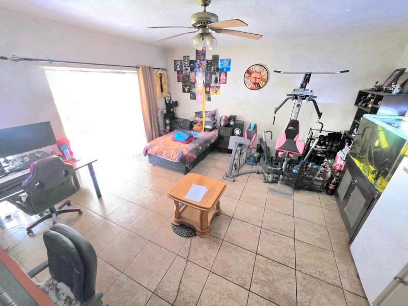 2 Bedroom Property for Sale in Dayanglen Gauteng