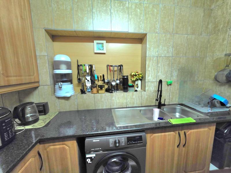 2 Bedroom Property for Sale in Dayanglen Gauteng