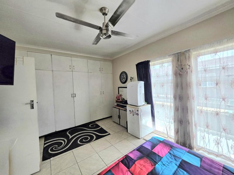2 Bedroom Property for Sale in Dayanglen Gauteng