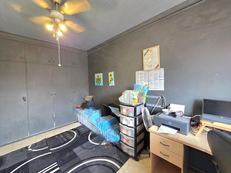 2 Bedroom Property for Sale in Dayanglen Gauteng