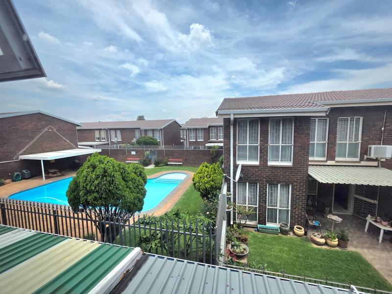 2 Bedroom Property for Sale in Dayanglen Gauteng
