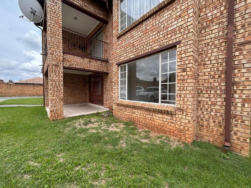 2 Bedroom Property for Sale in Halfway Gardens Gauteng