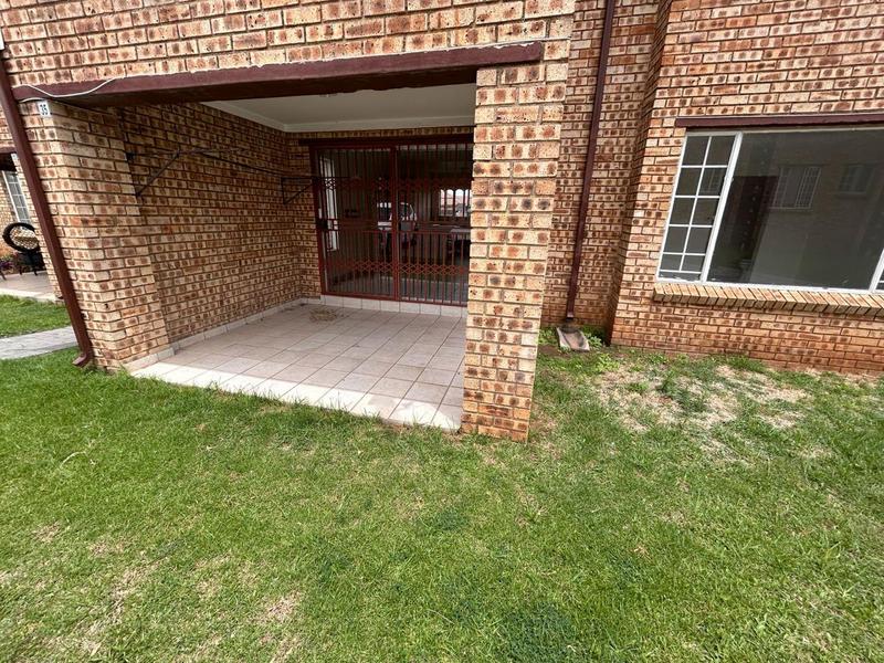 2 Bedroom Property for Sale in Halfway Gardens Gauteng