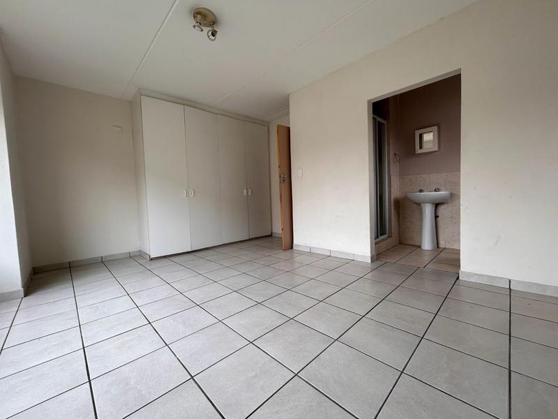 2 Bedroom Property for Sale in Halfway Gardens Gauteng