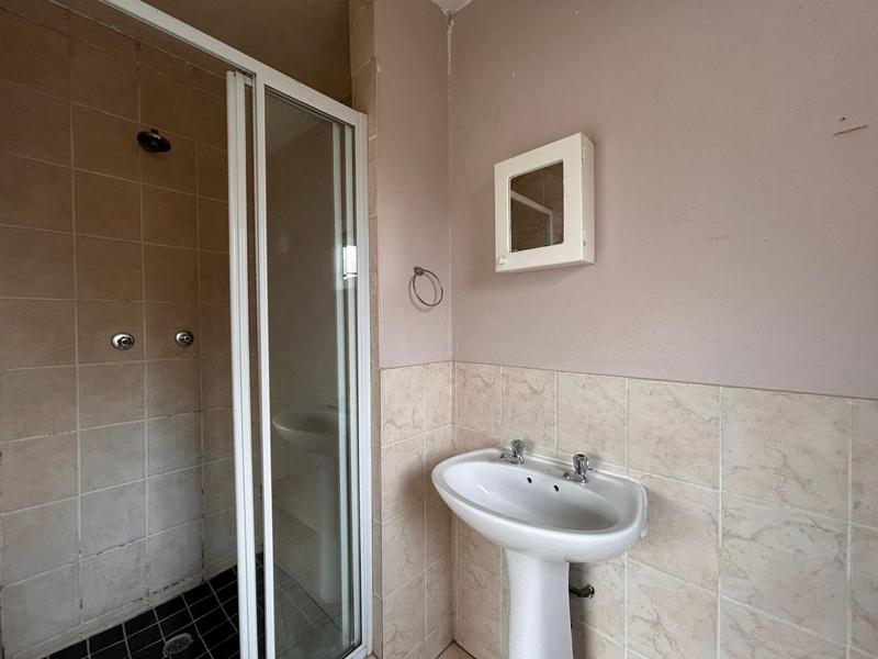2 Bedroom Property for Sale in Halfway Gardens Gauteng