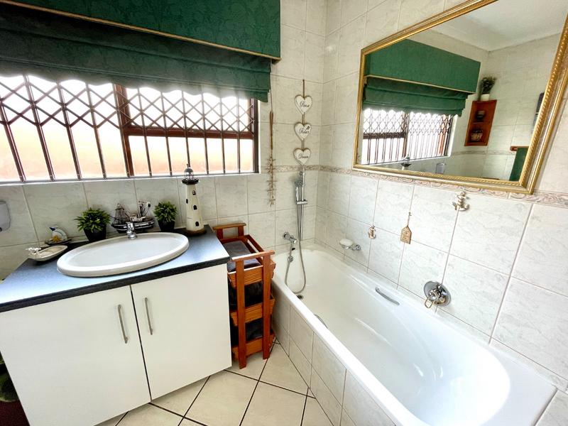 2 Bedroom Property for Sale in Noordheuwel Gauteng