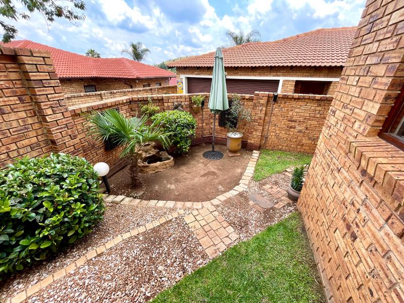 2 Bedroom Property for Sale in Noordheuwel Gauteng