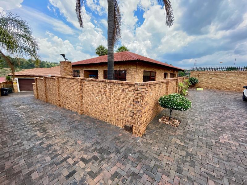 2 Bedroom Property for Sale in Noordheuwel Gauteng