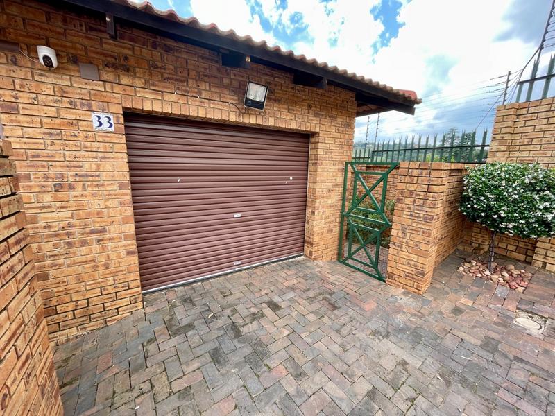 2 Bedroom Property for Sale in Noordheuwel Gauteng