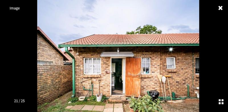 3 Bedroom Property for Sale in Rooihuiskraal North Gauteng