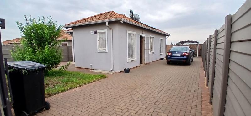 To Let 3 Bedroom Property for Rent in Sky City Gauteng