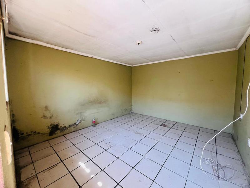 12 Bedroom Property for Sale in Leachville Ext 3 Gauteng