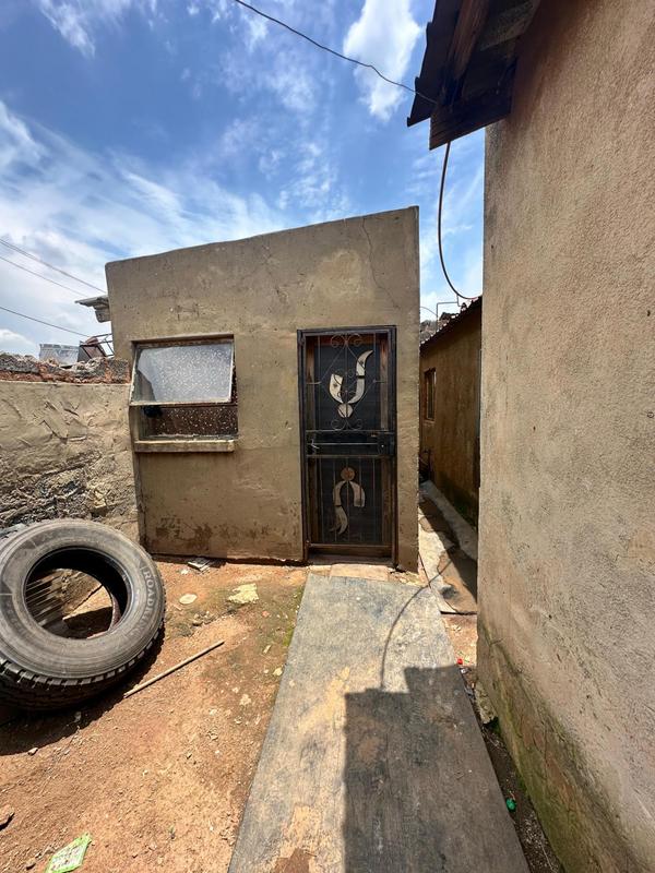 8 Bedroom Property for Sale in Rondebult Gauteng