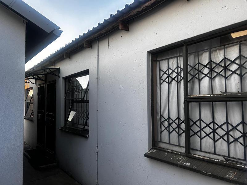 8 Bedroom Property for Sale in Birch Acres Gauteng