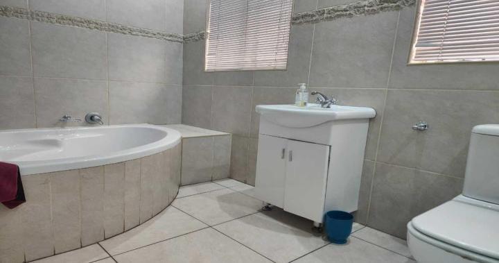 3 Bedroom Property for Sale in Arcon Park Gauteng
