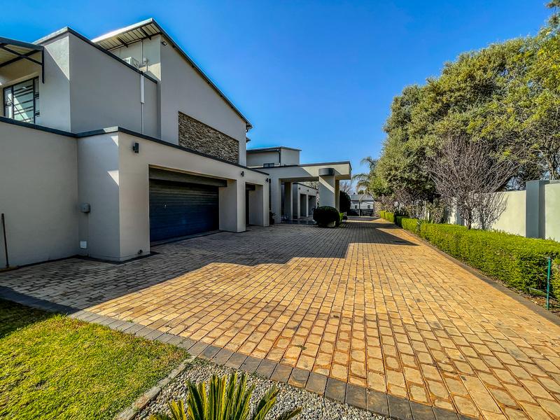 7 Bedroom Property for Sale in Midstream Hill Gauteng