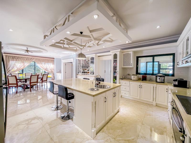 7 Bedroom Property for Sale in Midstream Hill Gauteng