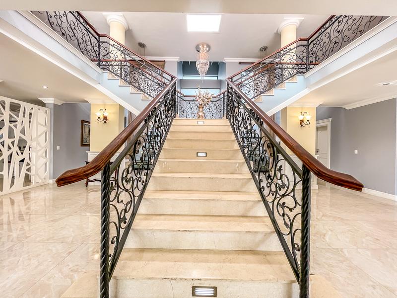 7 Bedroom Property for Sale in Midstream Hill Gauteng